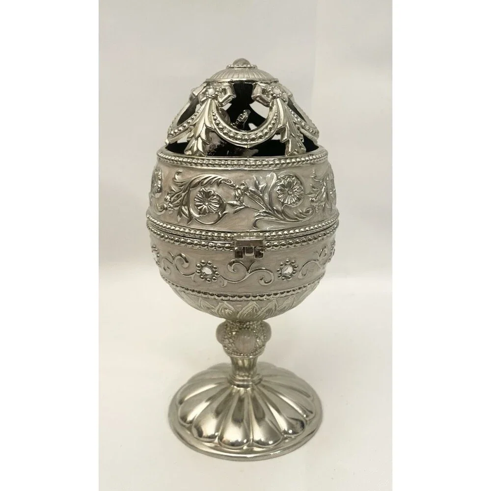 Jane Seymour Musical Egg St. Catherine's Court Collection 7